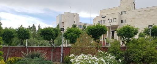 عکس دانشکده دندانپزشکی دانشگاه علوم پزشکی تهران