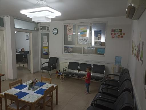 عکس دکتر آزاده خداپرست حقیقی متخصص نوزادان و کودکان