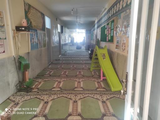 عکس دبستان دخترانه دوره اول شهید حسین شریف 