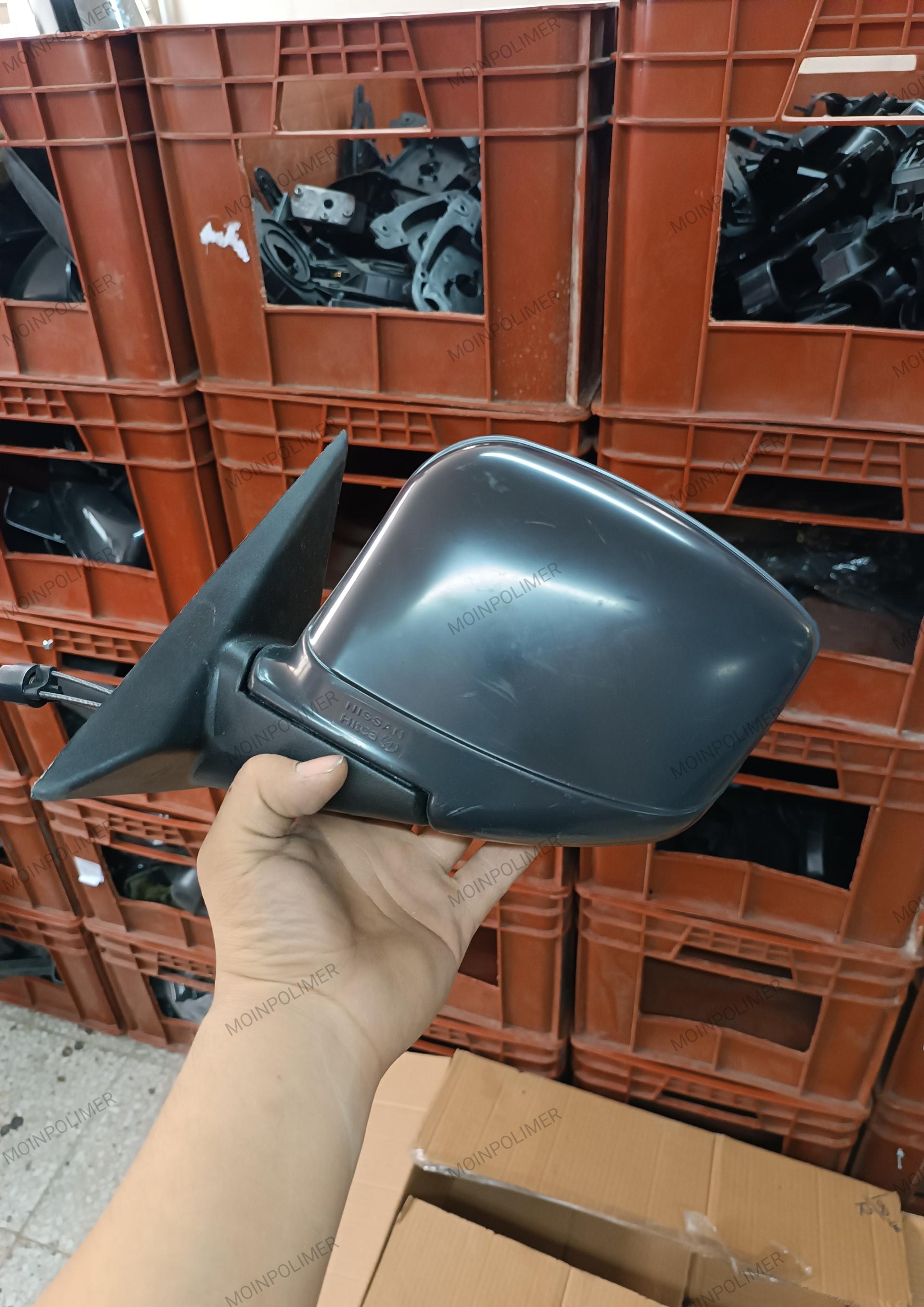 عکس آینه اتومبیل معین