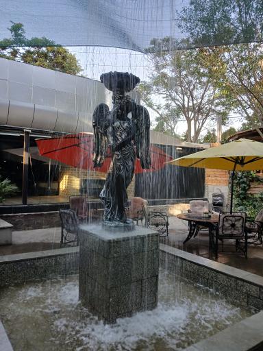 عکس رستوران پدیده شاندیز