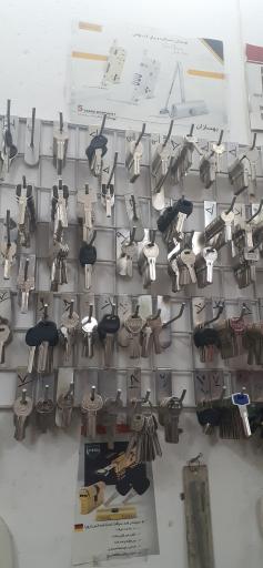 عکس کلید و ریموت سازی آهنگر 