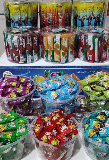 عکس عمده فروشی لواشک قوماش