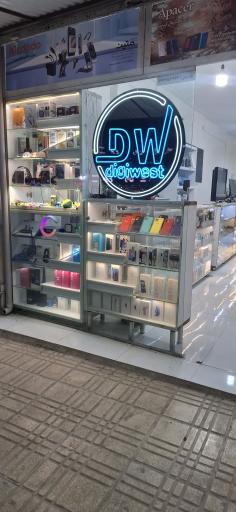 عکس مرکز موبایل و کامپیوتر دیجیتال غرب