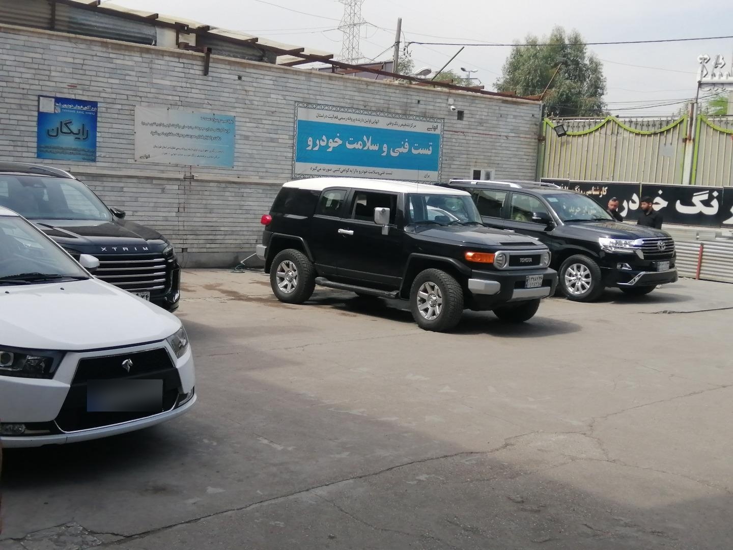 عکس تشخیص رنگ و کارشناسی خودرو عباس الهایی