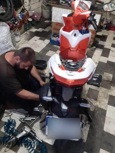 عکس تعمیرگاه موتور و دوچرخه طالبی