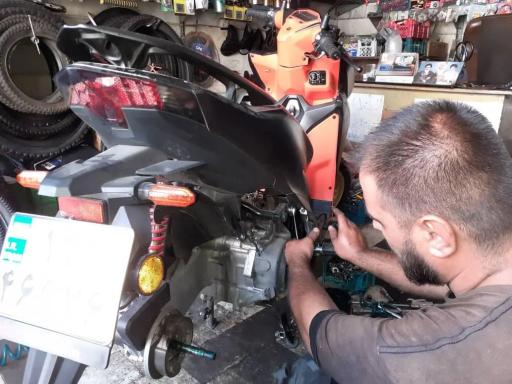 عکس تعمیرگاه موتور و دوچرخه طالبی