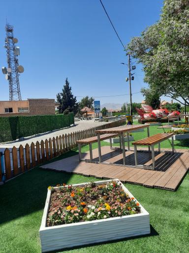 عکس گل آذین پلاس دنیای آبنما و فلاورباکس 