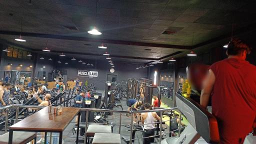 عکس باشگاه بدنسازی سرزمین عضله