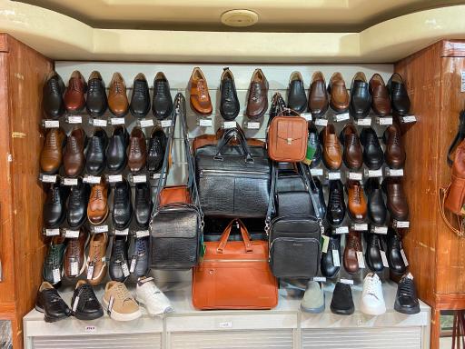 عکس فروشگاه چرم کرمانی