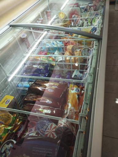 عکس سوپرمارکت آلاله