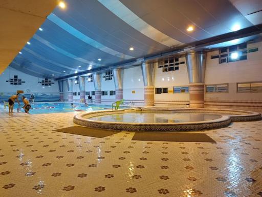 عکس مجتمع فرهنگی ورزشی سبز