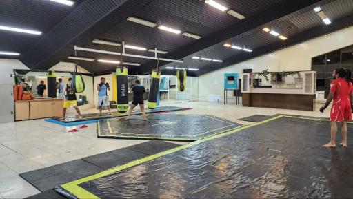 عکس مجتمع فرهنگی ورزشی سبز