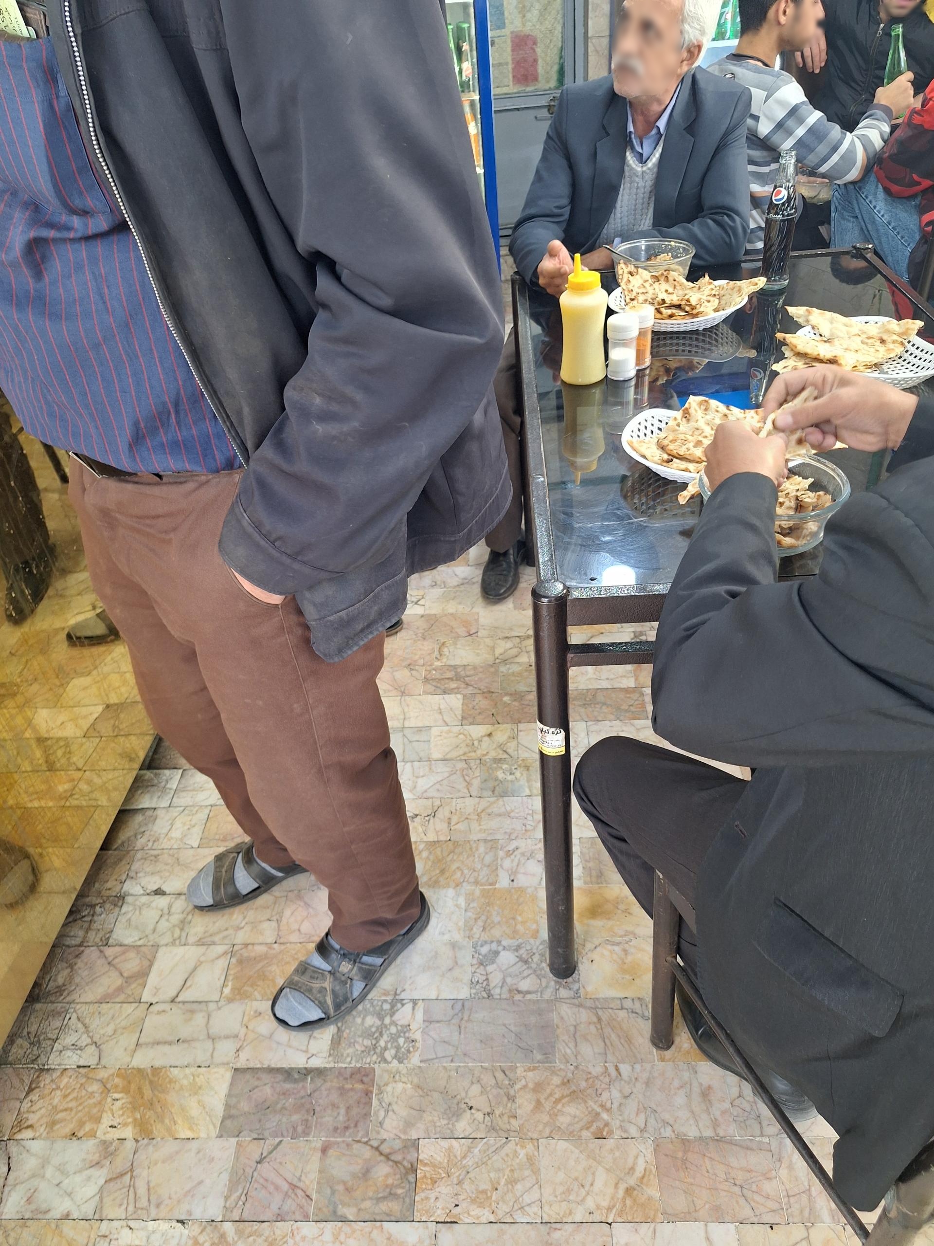 عکس طباخی ولیعصر