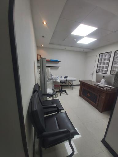 عکس مرکز مشاوره بیماری های گوارش و کبد متین