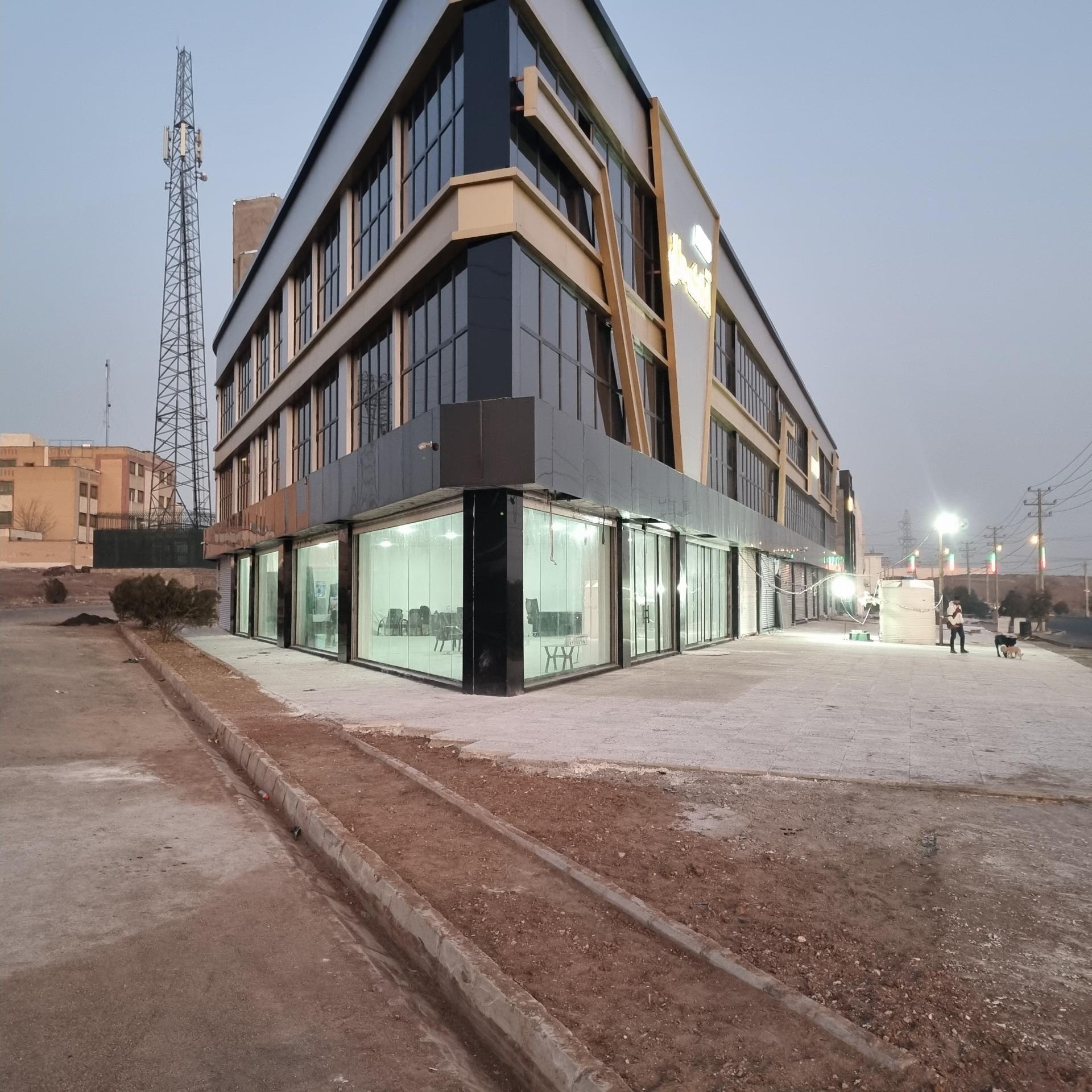 عکس مجتمع تجاری آداک مال