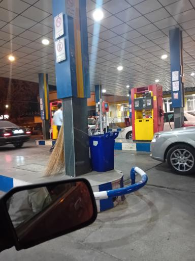 پمپ بنزین میدان کرج