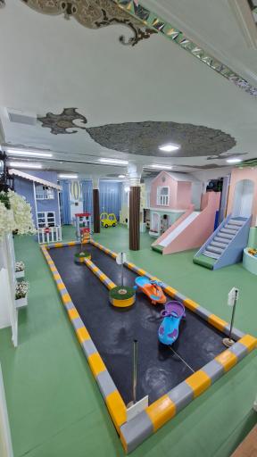 عکس مهدکودک انیشتین