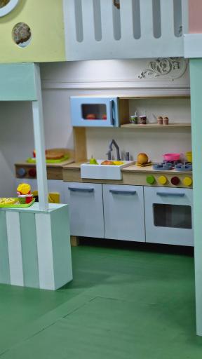 مهدکودک انیشتین