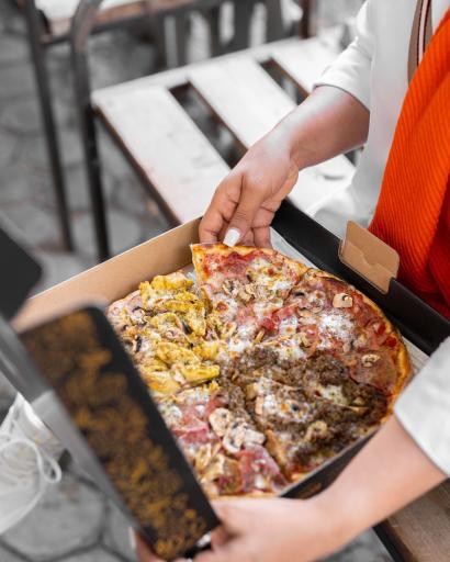 عکس پیتزارا شعبه مرکزی