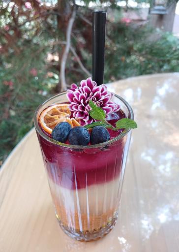 عکس کافه حیات هزار افسان‌ْ