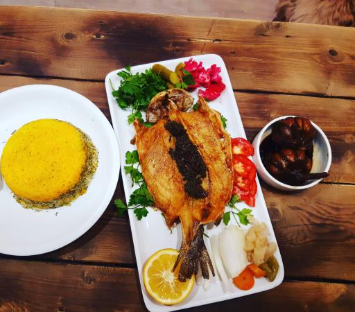 عکس سفره خانه سنتی توریست