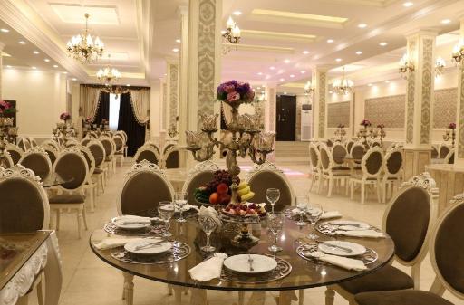 عکس تالار قصر بابابزرگ کرج