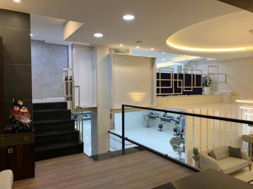 عکس سالن زیبایی روژه