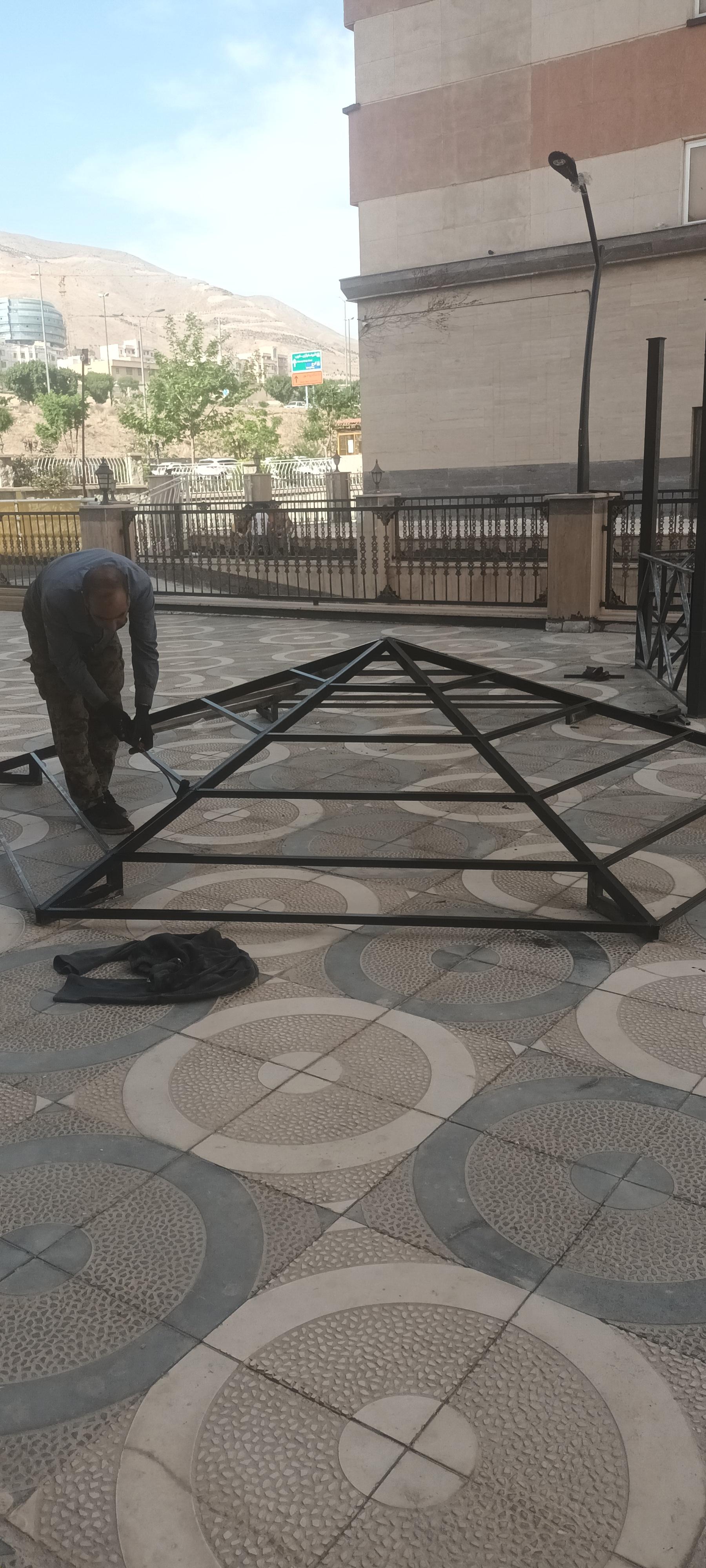 عکس جوشکاری و آهنگری جواد معنوی