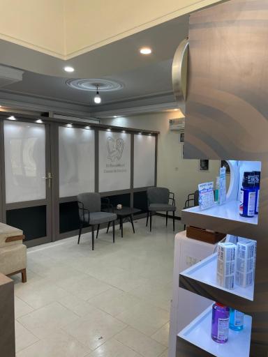 عکس دکتر ساناز نوری دکترای حرفه ای دندانپزشکی