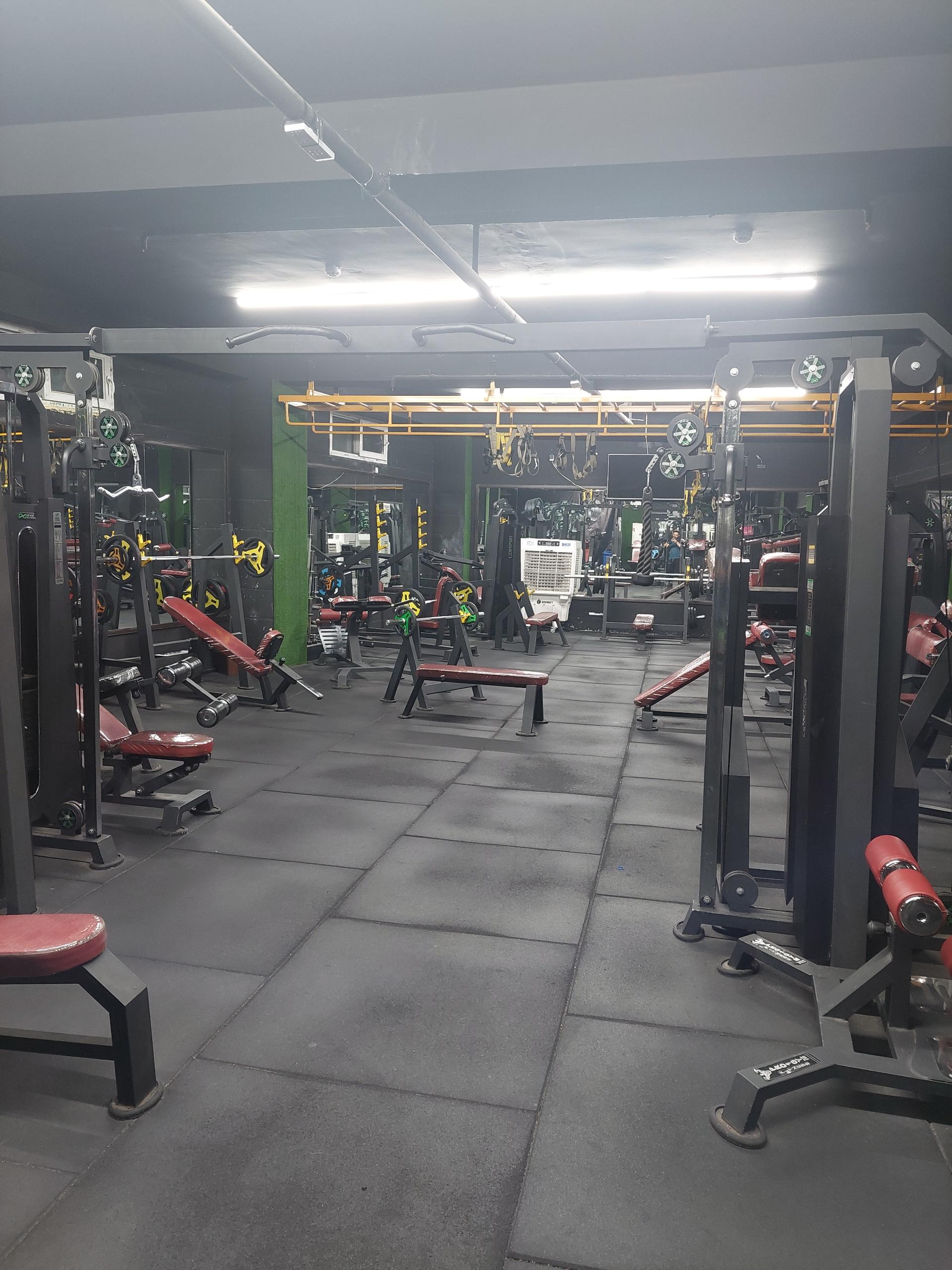 عکس باشگاه بدنسازی ستارگان تک اندام