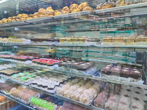 شیرینی سرای شیرین منش