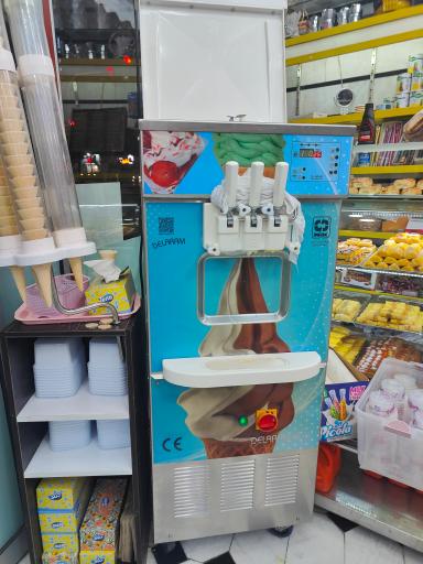 عکس شیرینی سرای شیرین منش