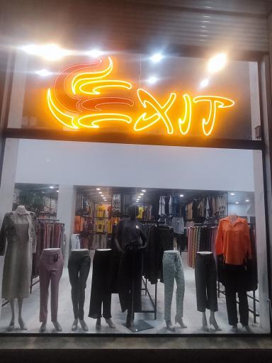 عکس پوشاک خانواده کینگ اگزیت 