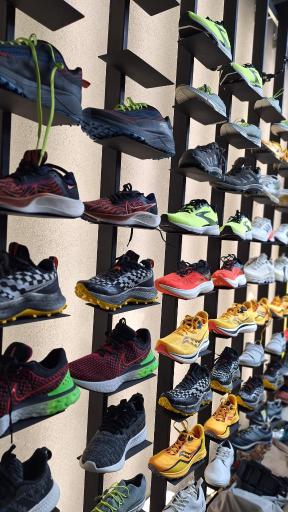 عکس فروشگاه کوهنوردی کوهپوش