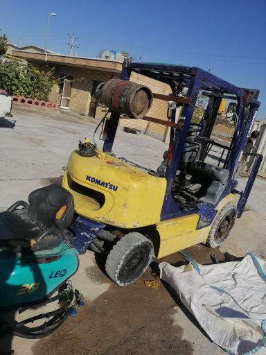 عکس تعمیرگاه لیفتراک