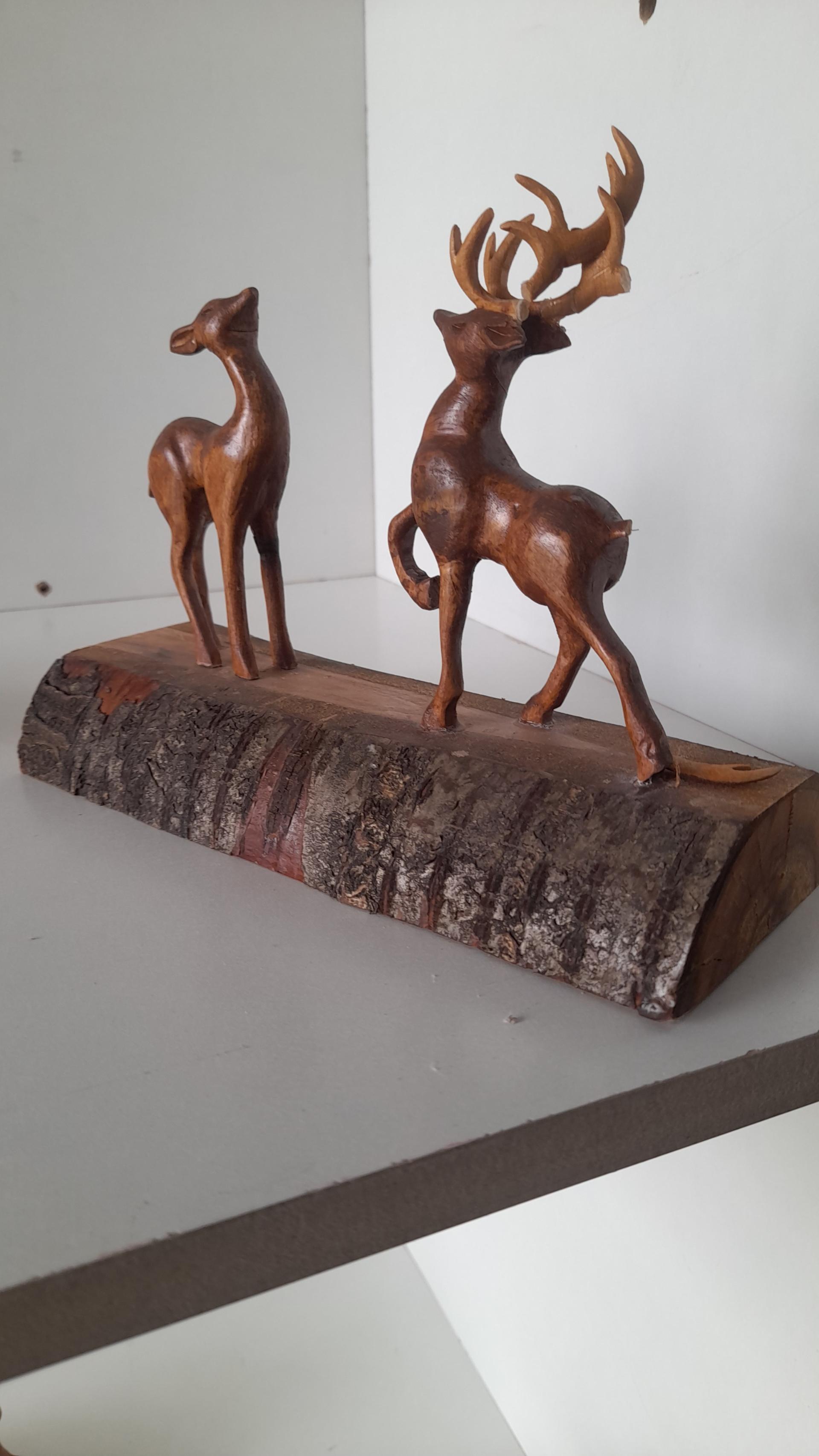 عکس هنرکده و تزیینات چوبی راحیل