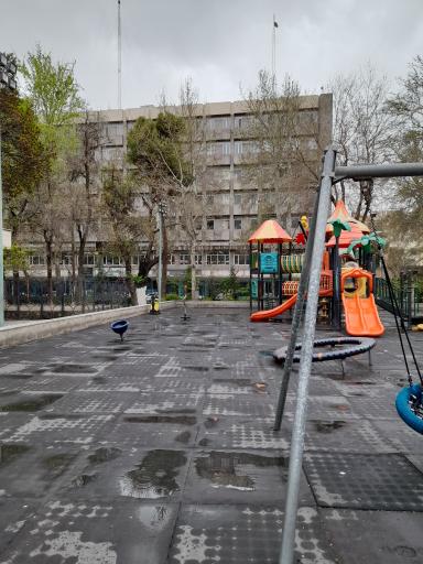 عکس زمین بازی کودکان پارک شهر