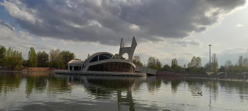 عکس دریاچه سنجاقک