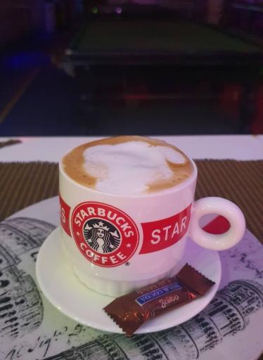 عکس کافه بیلیارد جوان