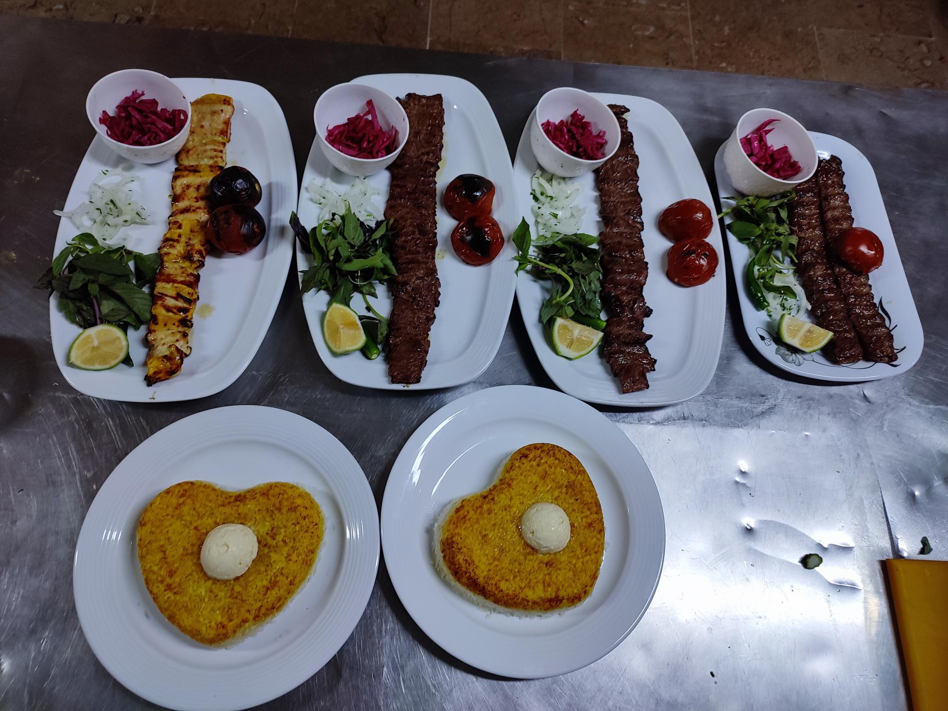 عکس رستوران و نان داغ کباب داغ البرز