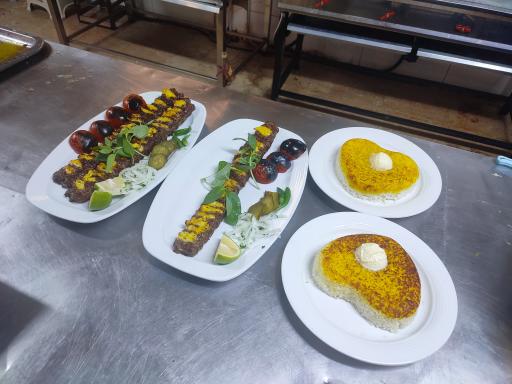 عکس رستوران و نان داغ کباب داغ البرز