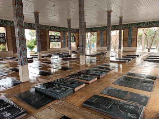 عکس گلزار شهدای شهرستان وحیدیه