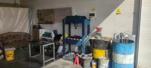 عکس تعمیرگاه مکانیکی برادران همایون