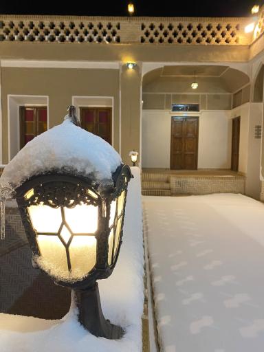 عکس اقامتگاه سنتی بام نایین 