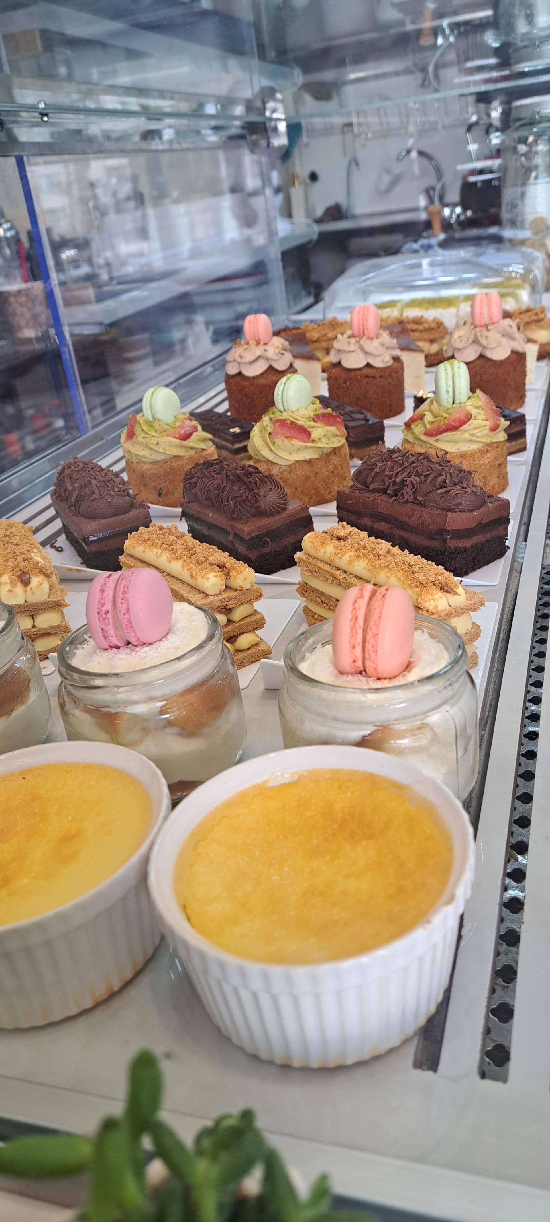 عکس کافه فرانسوی کارنا