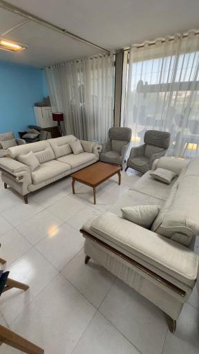 مبلمان چوبین