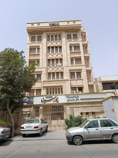 ساختمان پور سینا