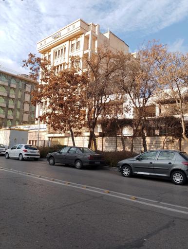 ساختمان پور سینا