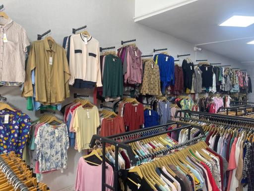 عکس فروشگاه پوشاک اورجینال